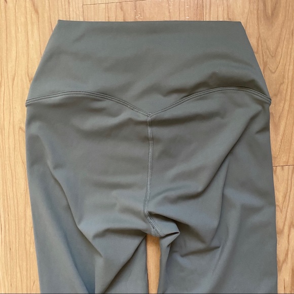 SOLD! Everyday Leggings - XS - Same as Paragon - Picture 6 of 7